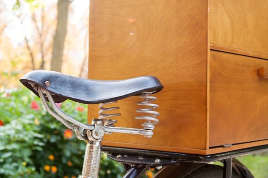 Self is a good bike with wooden box