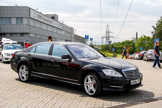 MOSCOW, RUSSIA - JUNE 2, 2012: Motor car Mercedes-Benz W221 S-class at the city street.