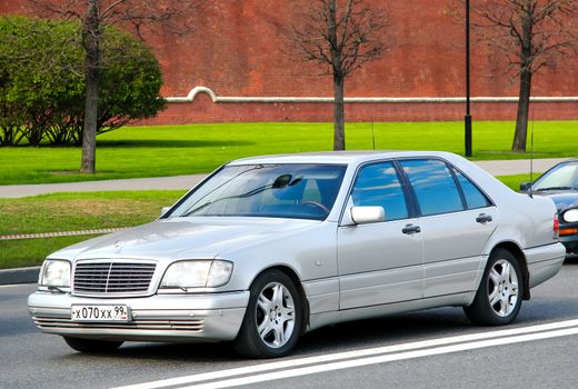 MOSCOW, RUSSIA - MAY 5, 2012: Motor car Mercedes-Benz W140 S-class at the city street.