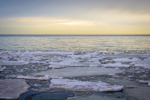 Ice floes on Lake Erie early morning