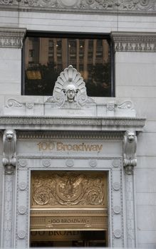 Buidling in the heart of new york - walking on broadway