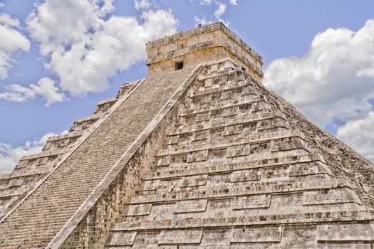 The big Kukulkan pyramid in Chichen Izta, Yucatan, Mexico