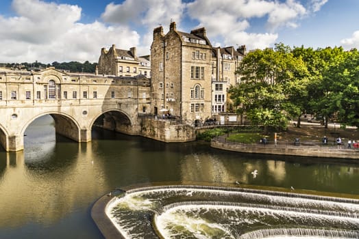 BATH - JULY 18: View of the Pulteney Bridge River Avon on July 18, 2015 in Bath, England