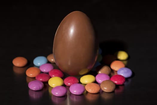 joyeuses paques Easter eggs chocolate light black celebration chocolat colors