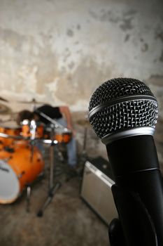 Drumms on a stage