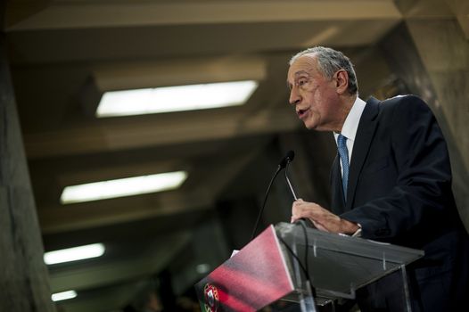  Center-right candidate Marcelo Rebelo de Sousa won the presidential elections 2016 with the majority of the votes on January 24, 2016.  The 67-year-old won 52% of the votes.  His closest rival, leftist Antonio Sampaio da Novoa, is polling 22%.       
