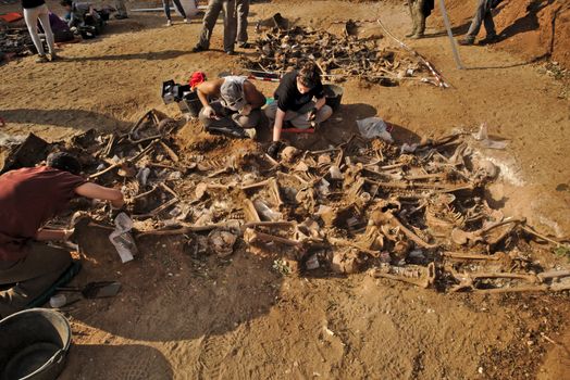 In 1936, just at the beginning of the Spanish Civil War, dozens of non-fascist citizens were carried from Burgos to mount Estepar. Over there, they were shot by a platoon of Franco's army and buried in a mass grave until 2014-2015.