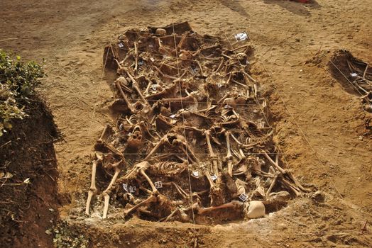 In 1936, just at the beginning of the Spanish Civil War, dozens of non-fascist citizens were carried from Burgos to mount Estepar. Over there, they were shot by a platoon of Franco's army and buried in a mass grave until 2014-2015.