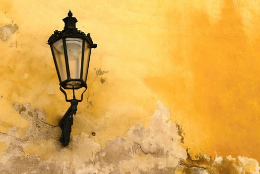 nice historical lamp with nice vintgage wall