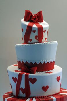 Delicious decorated wedding cake