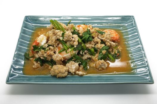 Shrimps and mince pork fried with fresh herbs