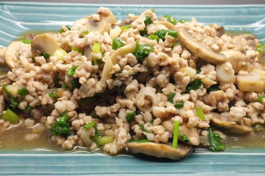 Stir fried mince pork with mushroom and green vegetable