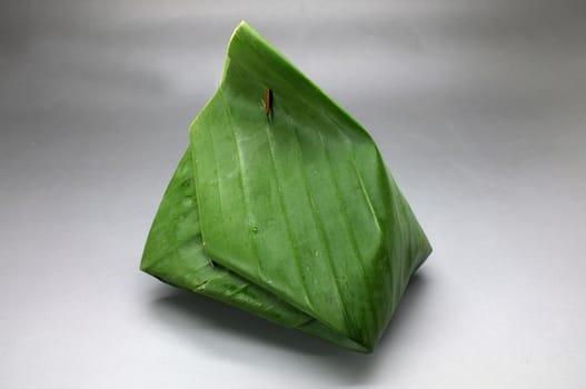 Packaging of banana leaves for thai dessert
