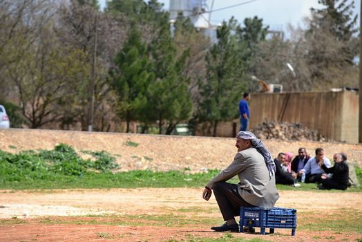 many children returning into Konbane with their parents. 3.4.2015, Kobane, Syria