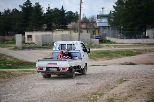 many children returning into Konbane with their parents. 3.4.2015, Kobane, Syria
