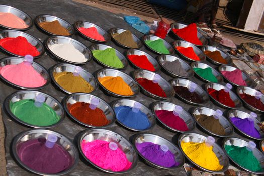 Colorful powder pigments on sale in India