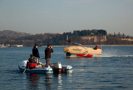 Motorised vessel on foils in the sea