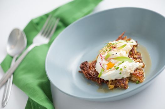 Hash brown with Halloumi cheese and savory dressing