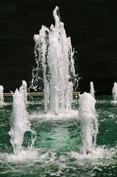 Large water fountain in Mlebourne, Australia.