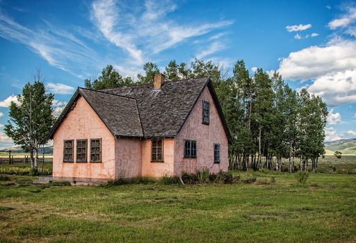 Abandoned home on the famous Mormon Row of Grand Tetons National Park, Wyoming.