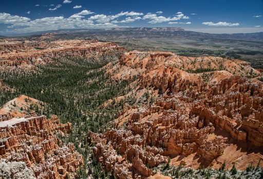 Bryce Canyon National Park in Utah is a marvel of rock formations (hoodoos) hiking trails and scenic views.