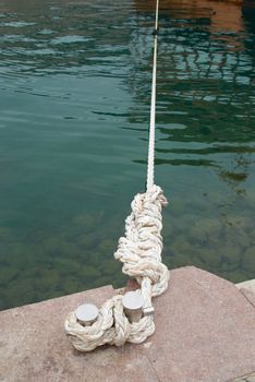 Mooring and knight with rope