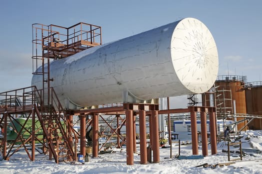 Oil industry. Tank oil storage at the refinery