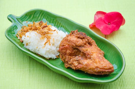 Fried Chicken with onion and Sticky rice