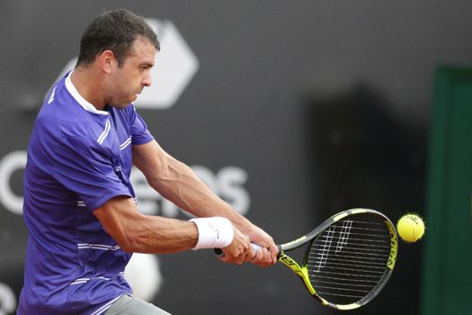 BRAZIL, Rio de Janeiro: Inigo Cervantes returns the ball during a match against Alexandr Dolgopolov at the Brazilian Jockey Club, in the South zone of Rio de Janeiro on February 18, 2016.