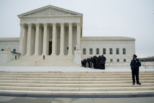 USA, Washington DC: A line forms outside the US Supreme Court in Washington DC as people wait to pay their respects to Supreme Court Justice Antonin Scalia, who lies in repose inside on February 19, 2016. Scalia, one of America's most renowned judges, died on February 13 at age 79.