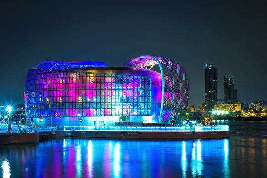 SEOUL - AUGUST 3: Colorful of Seoul Floating Island. It is an artificial island located in Han river. Photo taken on August 3,2015 in Seoul, South Korea.