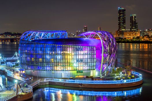 SEOUL - SEPTEMBER 13: Colorful of Seoul Floating Island. It is an artificial island located in Han river. Photo taken on September 13,2015 in Seoul, South Korea.