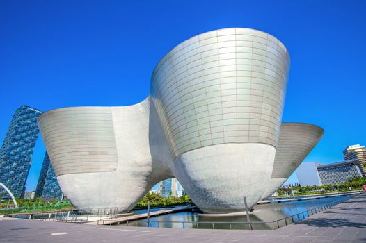 INCHEON, SOUTH KOREA - MAY 20 : Songdo Central Park is the green space plan,inspired by NYC. Photo taken May 20,2015 in Incheon, South Korea.