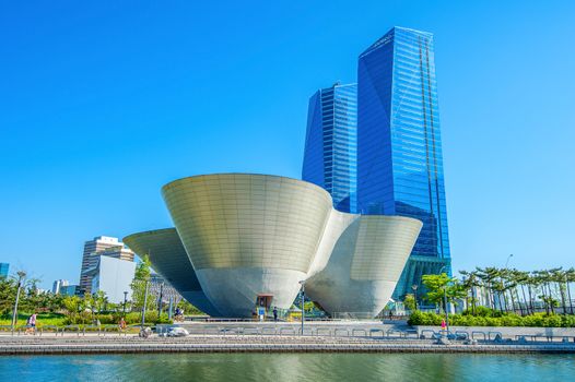 INCHEON, SOUTH KOREA - MAY 20 : Songdo Central Park is the green space plan,inspired by NYC. Photo taken May 20,2015 in Incheon, South Korea.