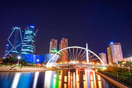 INCHEON, SOUTH KOREA - MAY 20 : Songdo Central Park is the green space plan,inspired by NYC. Photo taken May 20,2015 in Incheon, South Korea.