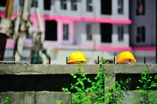 An safety helmet in construction place .