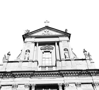 column    old architecture       in italy europe milan        religion and sunlight