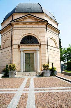 building old architecture in italy europe milan religion      and sunlight