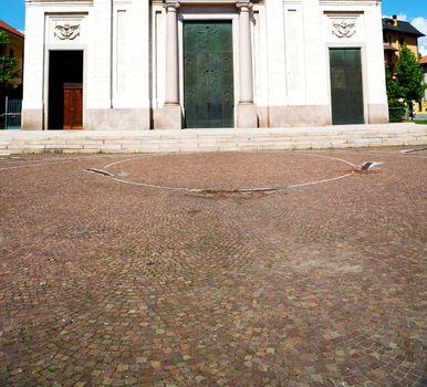 column old architecture in italy europe milan religion           and sunlight