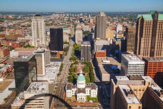 ST LOUIS, MO, USA - AUGUST 26: Downtown St Louis, MO with the Old Courthouse on August 26, 2015 in St Louis, MO, USA.