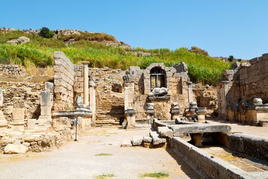  old   construction in asia turkey the column  and the roman temple 