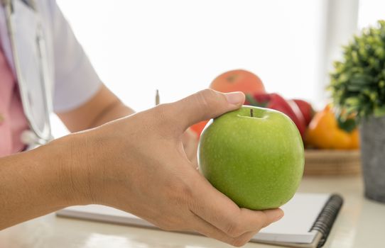 Nutritionists are health care plan for the patient.