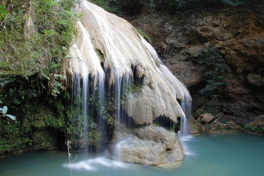 koh lung waterfall in thailand