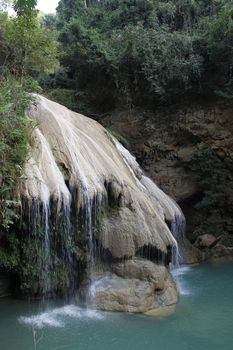 koh lung waterfall in thailand