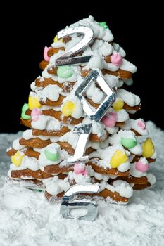 Handmade gingerbread Christmas tree with number 2016