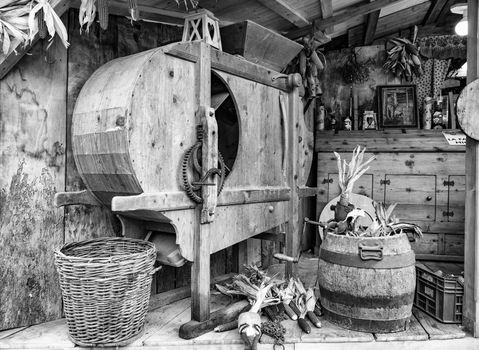 Old manual machine used to shell the corn.