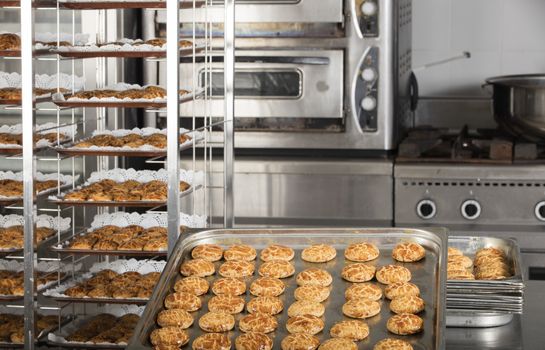 production of tasty cakes in the bakery