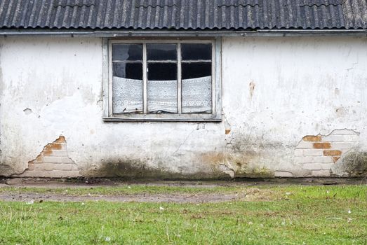 wall with window background, molded slate roof