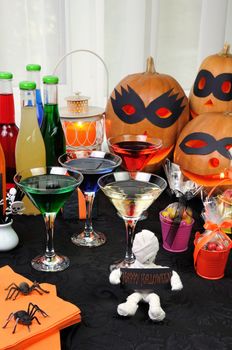 Table decor with drinks and refreshments at Halloween