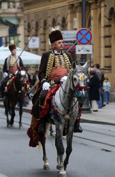The parade of 70 participants, thirty horses and forty members of a brass band to the main square were announced next, 300th Sinjska Alka, on October 04, 2014 in Zagreb.